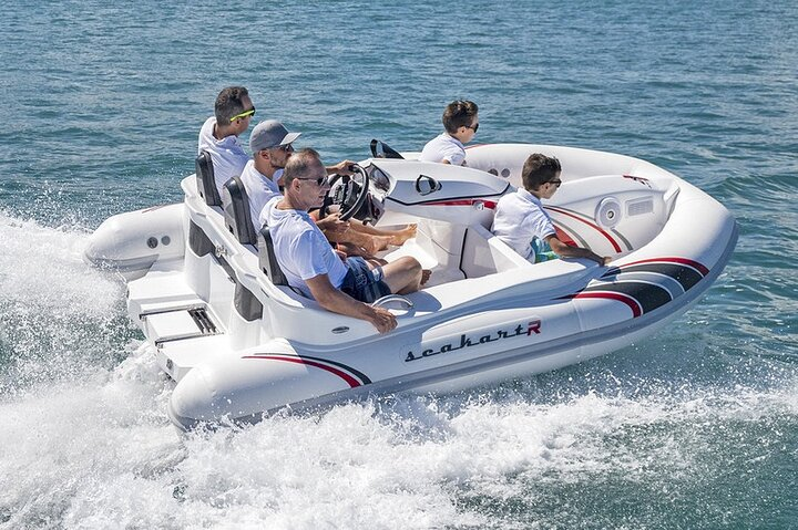 Experience the excitement of seakarting along Dubai’s coastline combining the joy of jet skiing with the comfort of a boat while admiring stunning views of iconic landmarks.